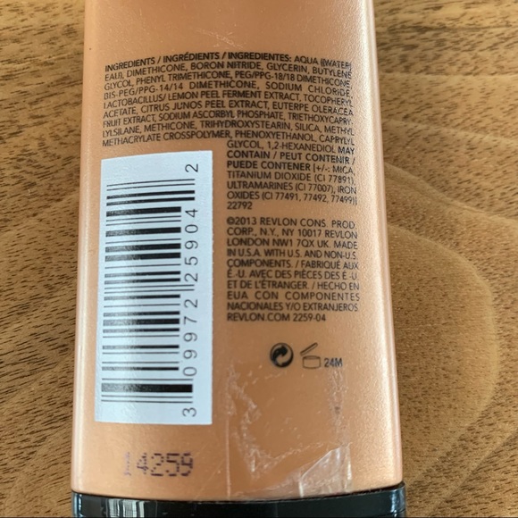 New Discontinued Revlon photoready Illuminator - Picture 3 of 5